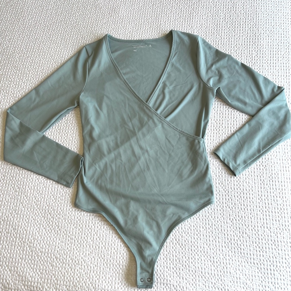 NWOT Abercrombie Seamless Fabric Wrap Long Sleeve Bodysuit | Sz M | Light Blue